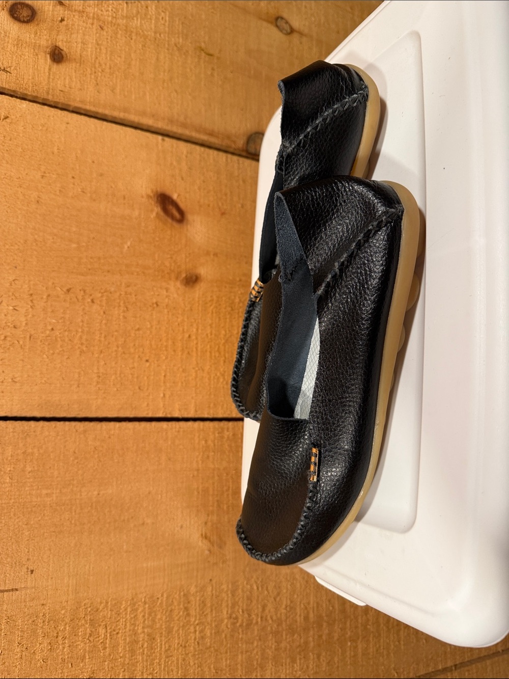 Source Unknown Black Pebbled Leather Slip-On Flats